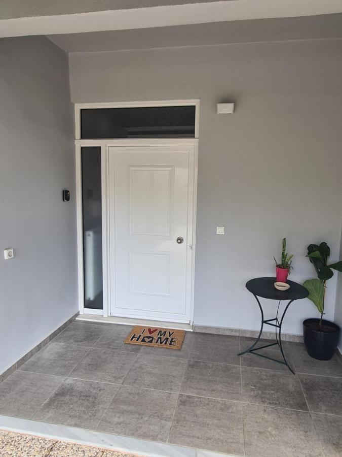 Silver House Asimi Luaran gambar